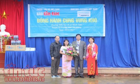Trao áo ấm cho học sinh tại vùng cao Hà Giang ảnh 2